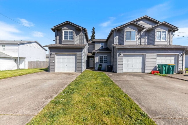 Photo - Spacious Townhome 3 Bedrooms plus office!