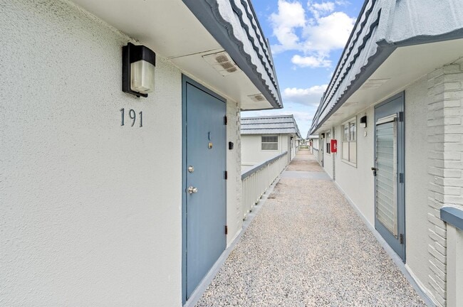 Building Photo - 191 Tuscany C Unit 191 Tuscany C