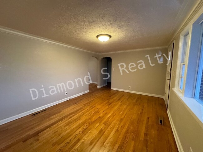 Photo - Gorgeous 2 Bedroom Home Available Early July - Great Location!
