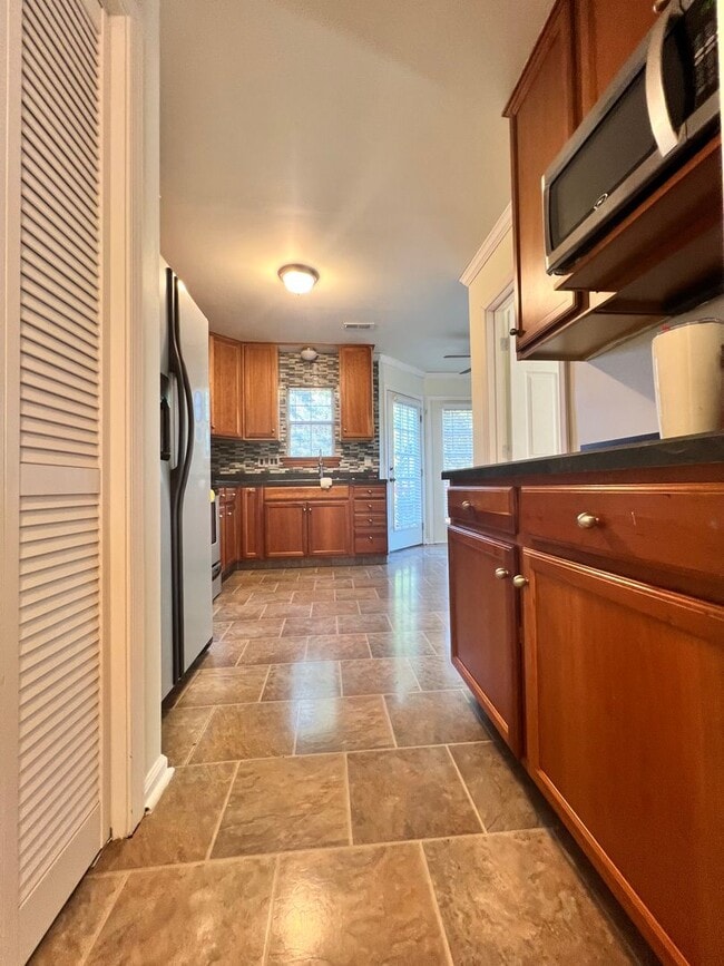 4622 Briarwood Dr