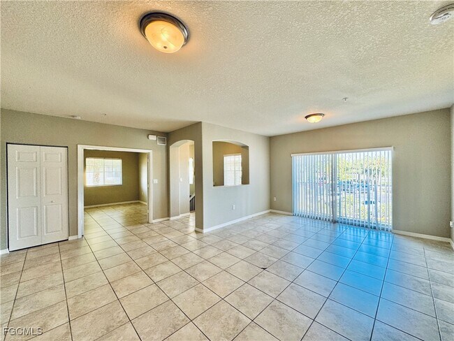 Photo - 13180 Bella Casa Cir Unidad 275