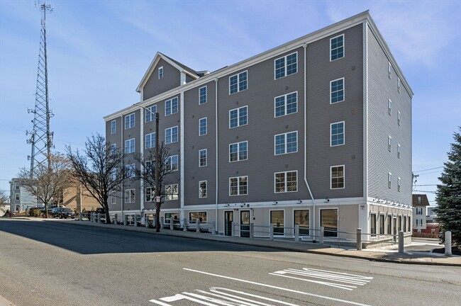 Building Photo - 472 Essex St Unit 401 Rental