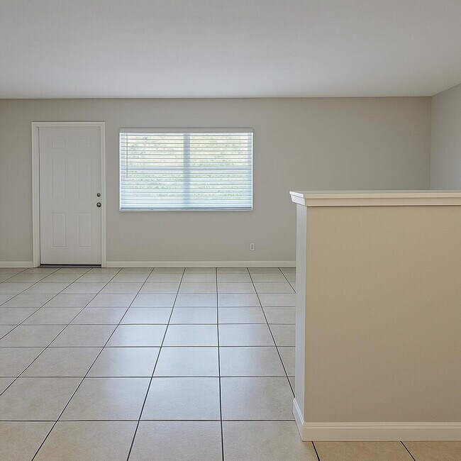 Photo - 4670 NE 5th Ave Unidad 9