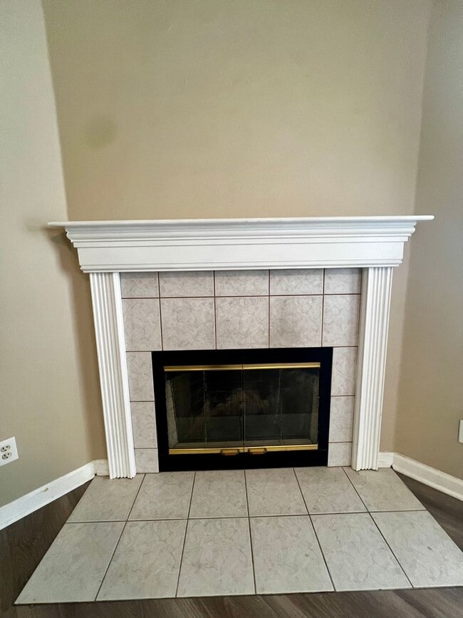 Photo - 2 Bed/ 2 Bath With Large Back Deck