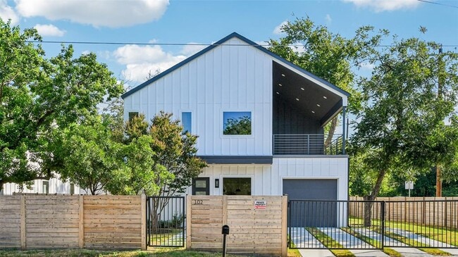 Building Photo - 102 W Fawnridge Dr Rental