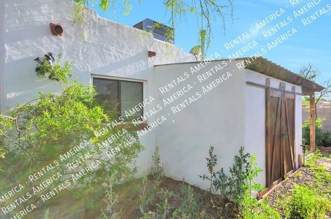 Photo - 121 W Birdman Dr