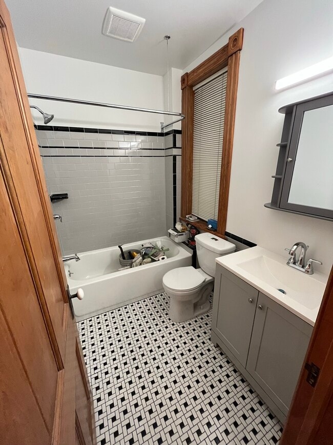 Photo - 301 T St NW