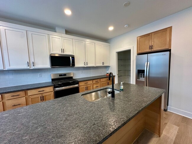 Photo - 4004 Winds Field Way