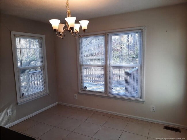 Photo - 141 Windsor Ln