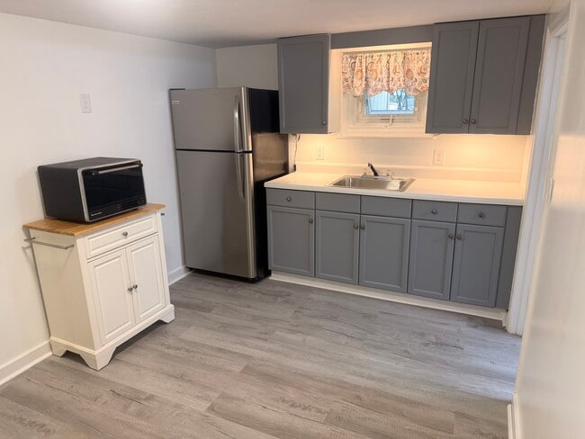 Kitchen Lounge ( 13' x 9') - 201 Ridge Ave Unit Ridge Ave
