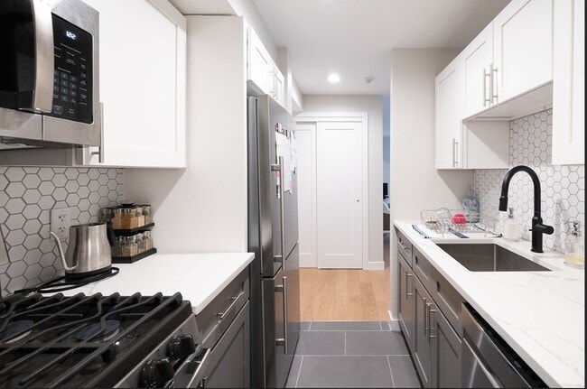 Photo - 1661-1663 Washington St. Unit 102 Unidad 102