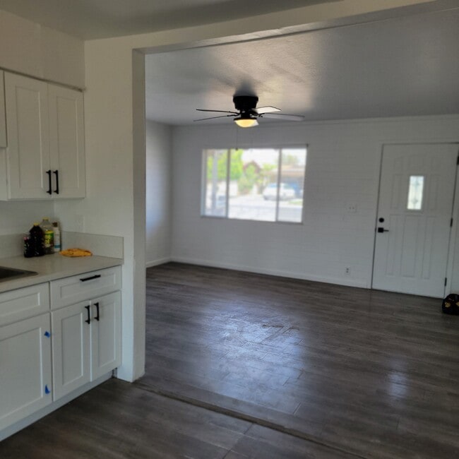 Photo - 301 E La Canada Blvd