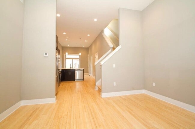 Building Photo - 919 N 5th St Unit 17