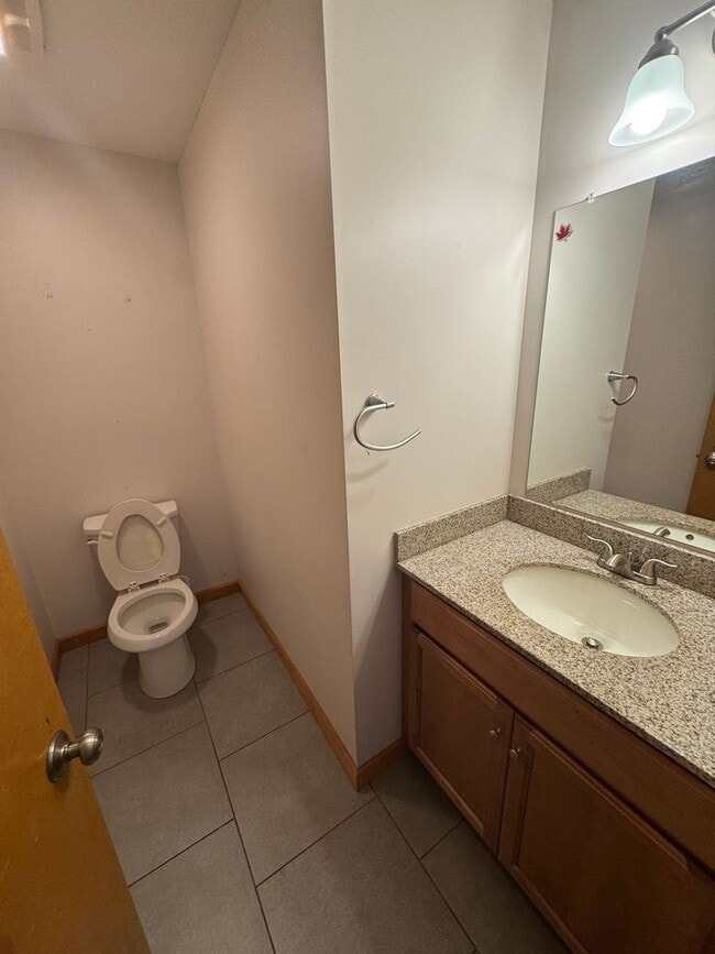 Photo - 125-127 Laconia Unit 127
