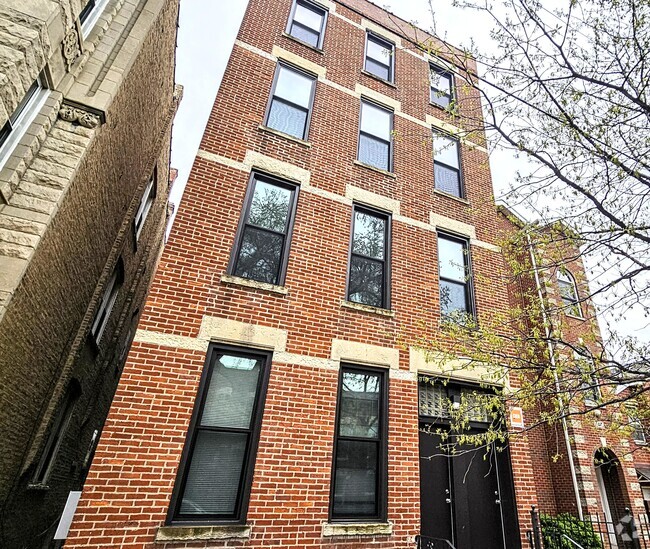 Building Photo - 1415 W Erie St Unit 2R Rental