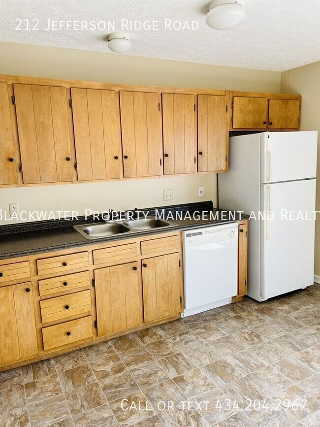 Photo - 212 Jefferson Ridge Rd