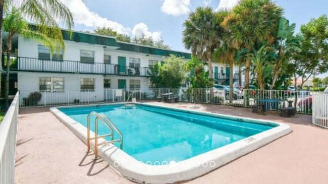 Trayann Apartments - 7777 Pines Blvd