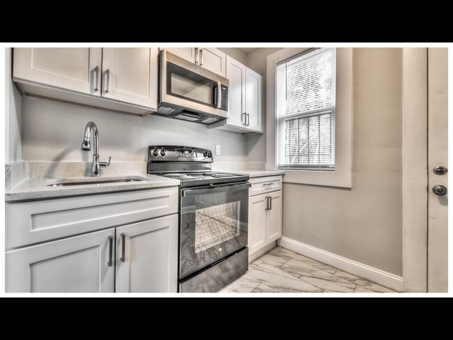 Photo - 524 E 30th St