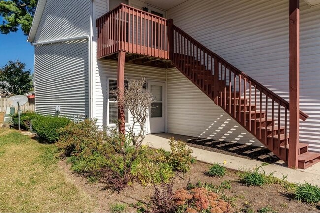 Photo - 5874 Beechwood Dr Unit B