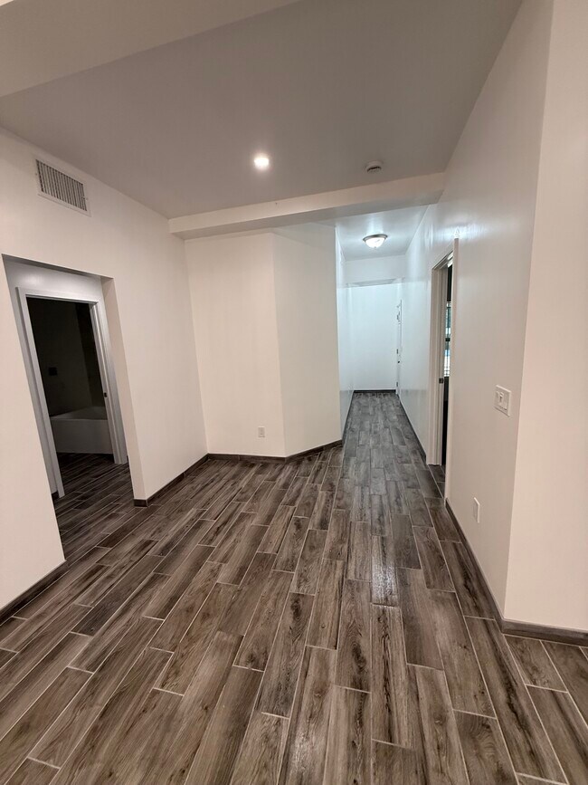 Photo - 14545 Margate St