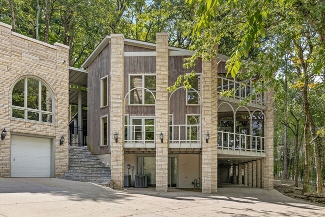 Photo - 5729 Stoneway Trail