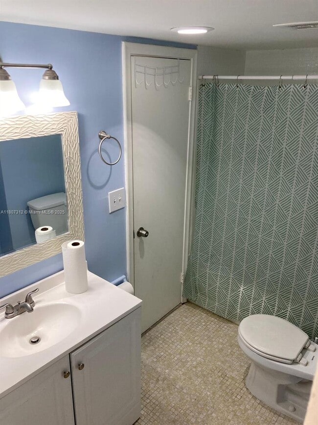 Photo - 3703 NE 166th St Unit 905