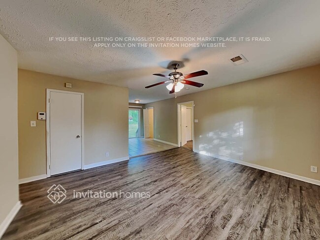 Photo - 812 Brighton Dr NW