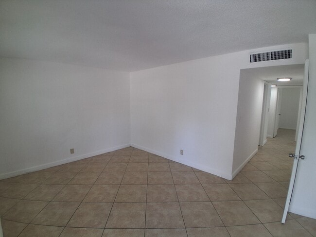 Photo - 401 SW 13th Pl