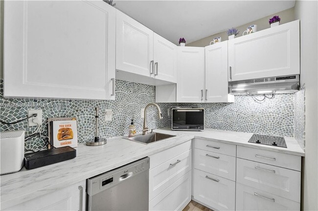 Photo - 1125 Almeria Ave