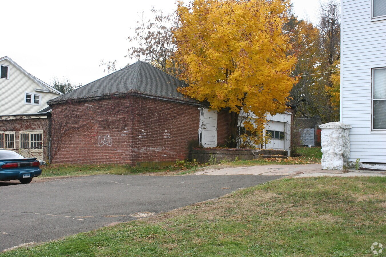 Photo - 399 Dekoven Dr