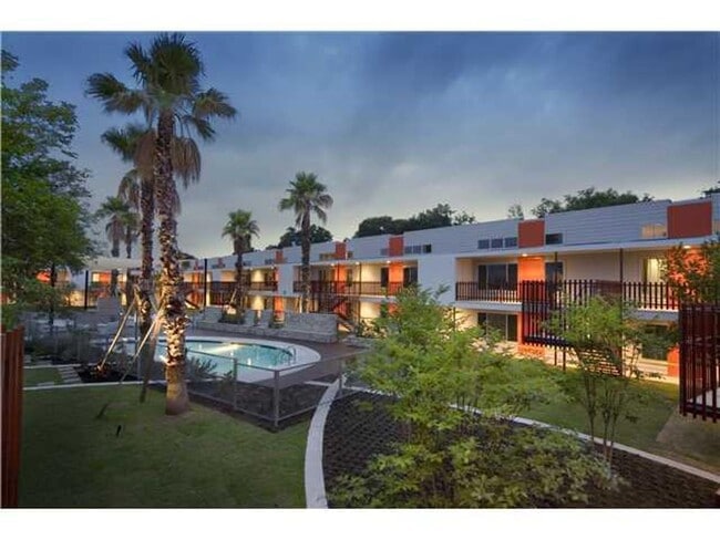 Building Photo - 2200 Dickson Dr