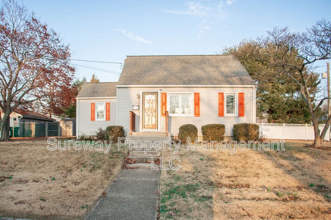 Building Photo - 833 Lincoln Ave