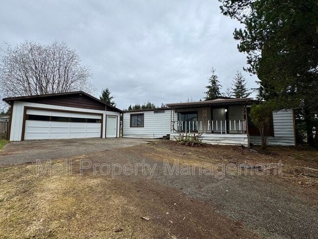 Photo - 2050 E Timberlake Dr W House
