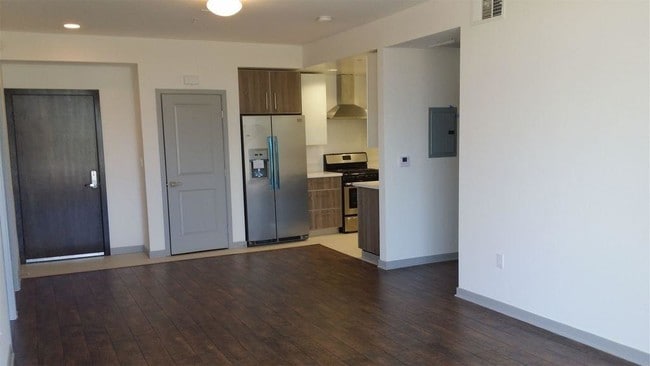 Photo - 1008 N Monterey St Unit 101
