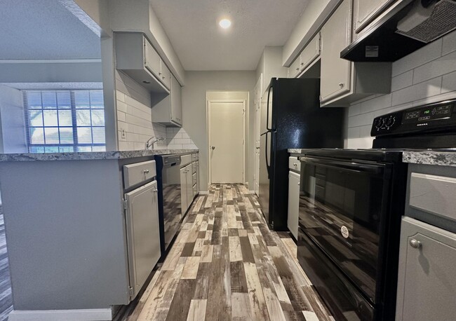 Photo - 504 N Englewood Ave