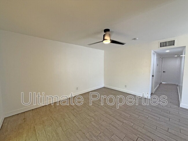 Photo - 1021 W Mission Ln