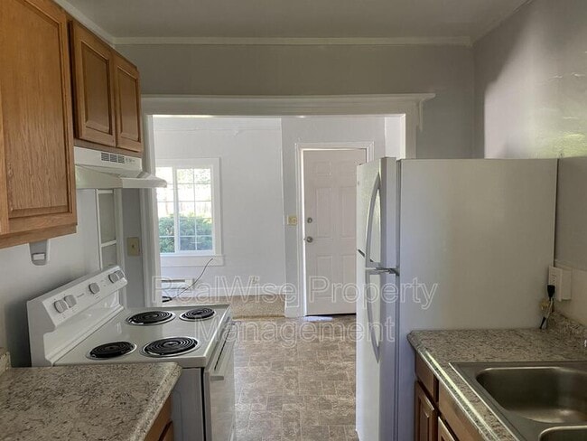 Photo - 435 NE Russell Ave