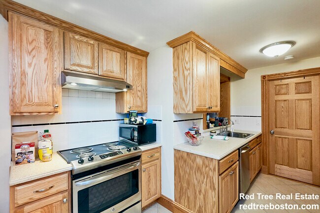 Photo - 14 S Russell St