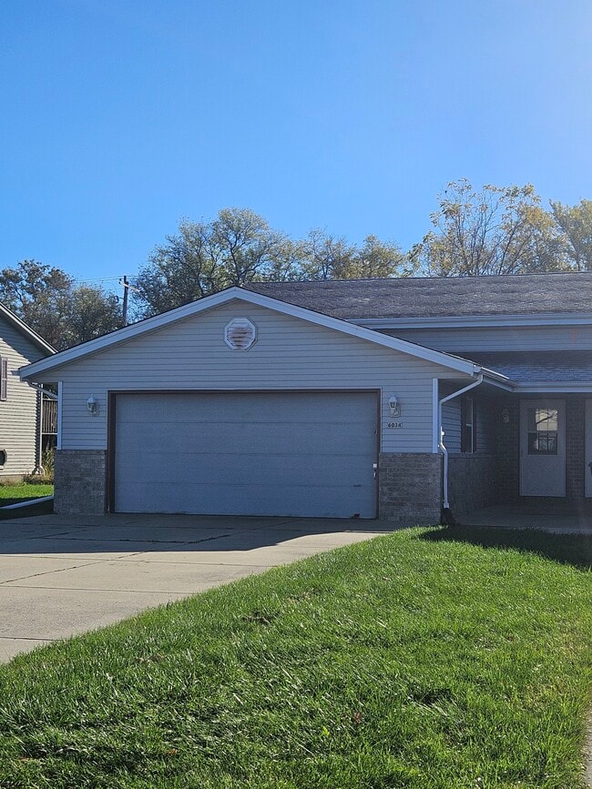 Building Photo - 603 Foxmead Pl Unit 603A
