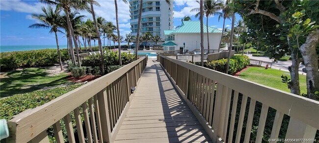 Building Photo - 8600 S Ocean Dr Unit 303