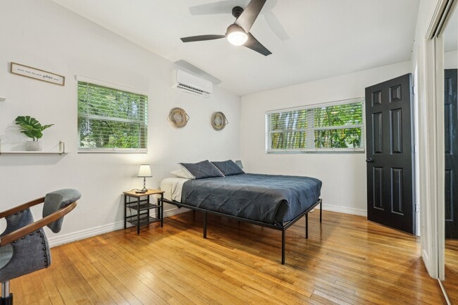 Building Photo - 318 E Jersey St