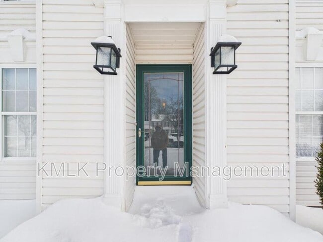 Photo - 411 Treeview Dr