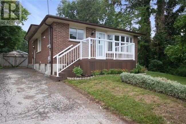 Photo - 329 Thompson Rd