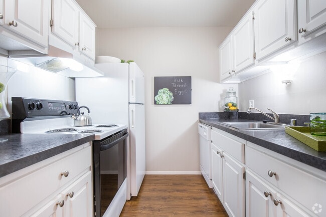 Building Photo - Timberlea Village Rental