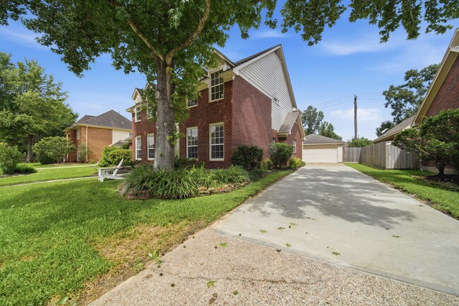 Photo - 15122 Greenleaf Ln