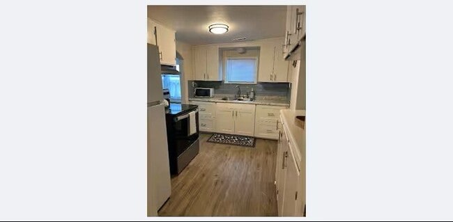 Photo - 207 N 4th St