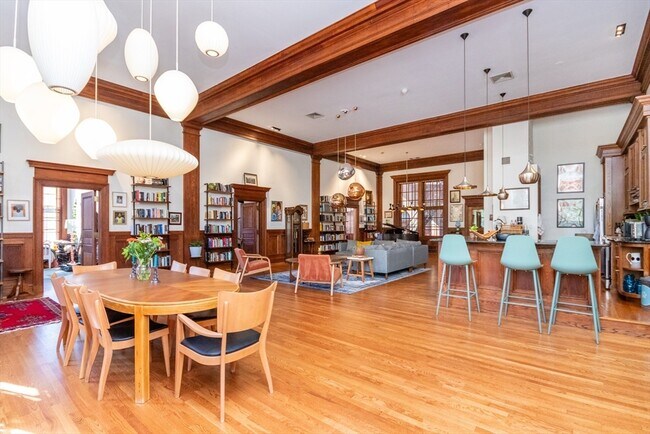 Photo - 28 Seaverns Ave Unidad 8