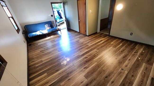 Photo - 11 Woolerton St Unit Lower 1 Bedroom