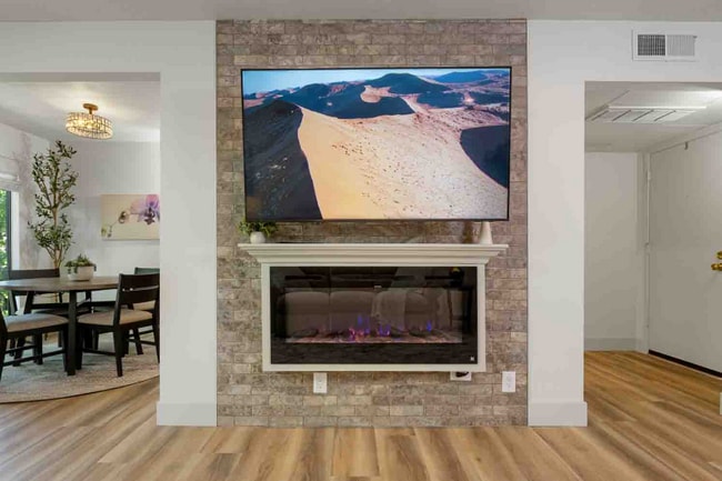 Photo - 320 N Civic Dr Unidad 410