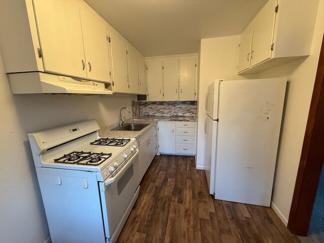 Photo - 661-665 Maple St